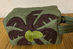 スクエアポーチ